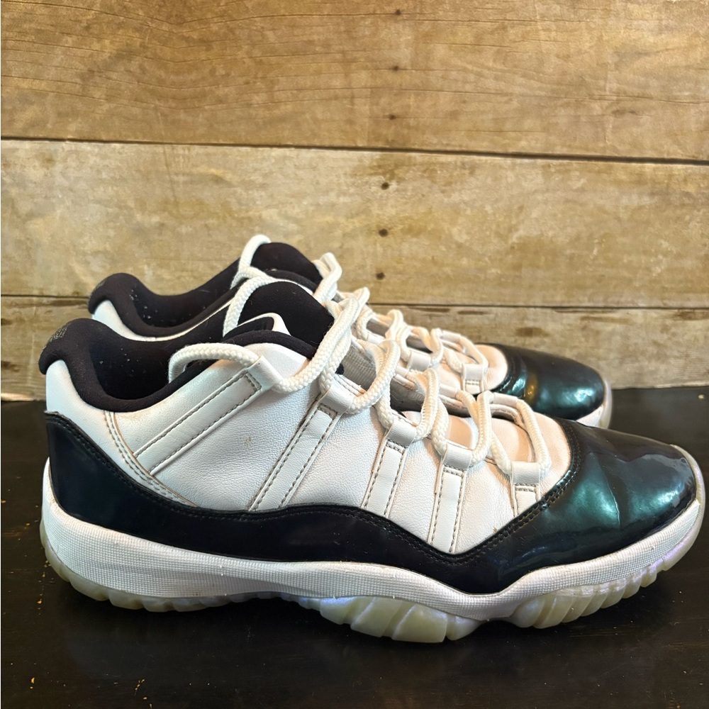 Jordan 11 Emerald Shoes